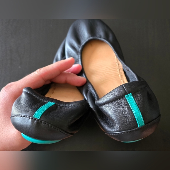 Tieks Matte Black Leather Flats size 8 - Picture 7 of 11